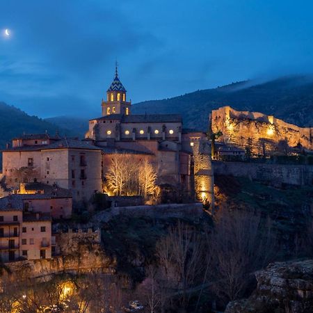 Los Palacios Albarracín エクステリア 写真